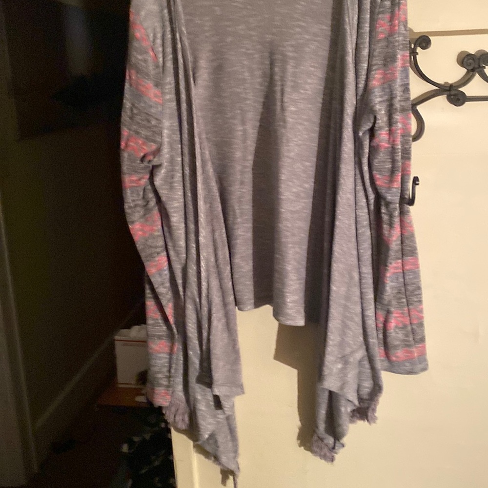 Handkerchief type lightweight sweater
